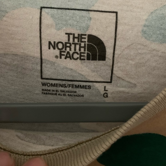 The North Face Camo Women’s T-shirt - Picture 3 of 6